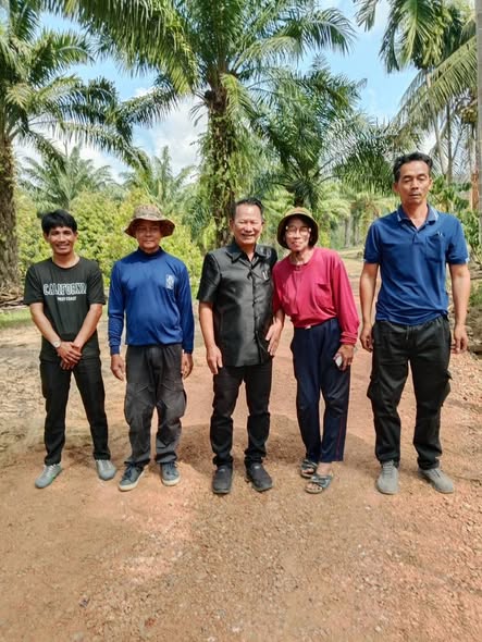 วันนี้ (15 มกราคม 2569) เวลา 09.30 น.นายพรศักดิ์ พิมาน นายกเทศมนตรีตำบลวังใหม่ ลงพื้นที่ติดตามงานถนนและให้กำลังใจพนักงานกองช่างและพนักงาน
ป้องกันฯที่ปฏิบัติงานในพื้นที่
นำเครื่องจักร อัดบด ถนน ณ ซอยราษฏร์บูรณะเชื่อมต่อวัดคลองสะเดา หมู่ที่6 ต. วังใหม่ อ. เมือง จ.ชุมพร