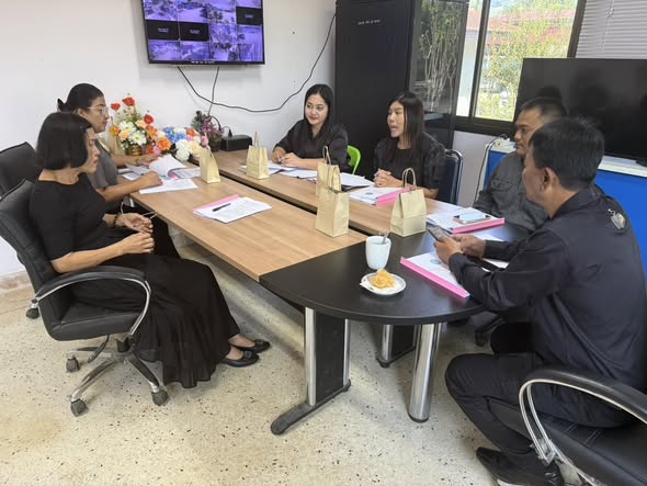 วันนี้(11กุมภาพันธ์2569) เวลา 10.30 น. นายพรศักดิ์ พิมาน นายกเทศมนตรีตำบลวังใหม่เป็นประธานการประชุมแผนอัตรากำลัง 3 ปี
ผู้เข้าร่วมการประชุม นำโดยนางสาวณัฐชานันท์ รักษ์อติกิตติ์ ปลัดเทศบาลตำบลวังใหม่ นางสาว กนกอร อินทโก ผอ.กองคลัง นางสาวอัญญรัตน์
คลี่เกษร หัวหน้าฝ่ายอำนวยการ นางสาววนิดา หนุนภัคดีนักทรัพยากรบุคคลจ.ส.อ. อนุสรณ์ ชะรินทร์สาร นายช่างโยธา รักษาราชการแทนผอ.กองช่าง ณ ห้องประชุมเล็กเทศบาลตำบลวังใหม่ อ.เมือง จ.ชุมพร