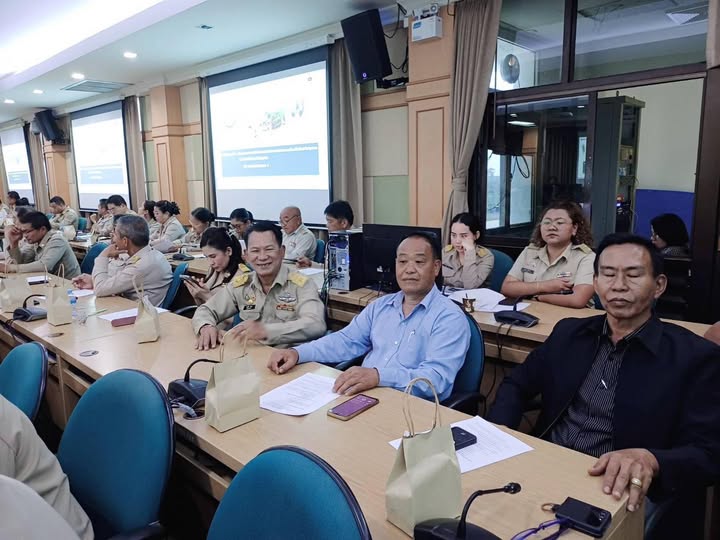 วันนี้ 9มีนาคม2569
เวลา 09.30 น.
นายพรศักดิ์ พิมาน นายกเทศมนตรีตำบลวังใหม่ เข้าร่วมการประชุมผู้บริหารองค์กรปกครองส่วนท้องถิ่น ครั้งที่ 1 ประจำปี 2569
ณ ห้องประชุมเกาะเสม็ด ชั้น4 ศาลากลางจังหวัดชุมพร อ.เมือง จะ.ชุมพร